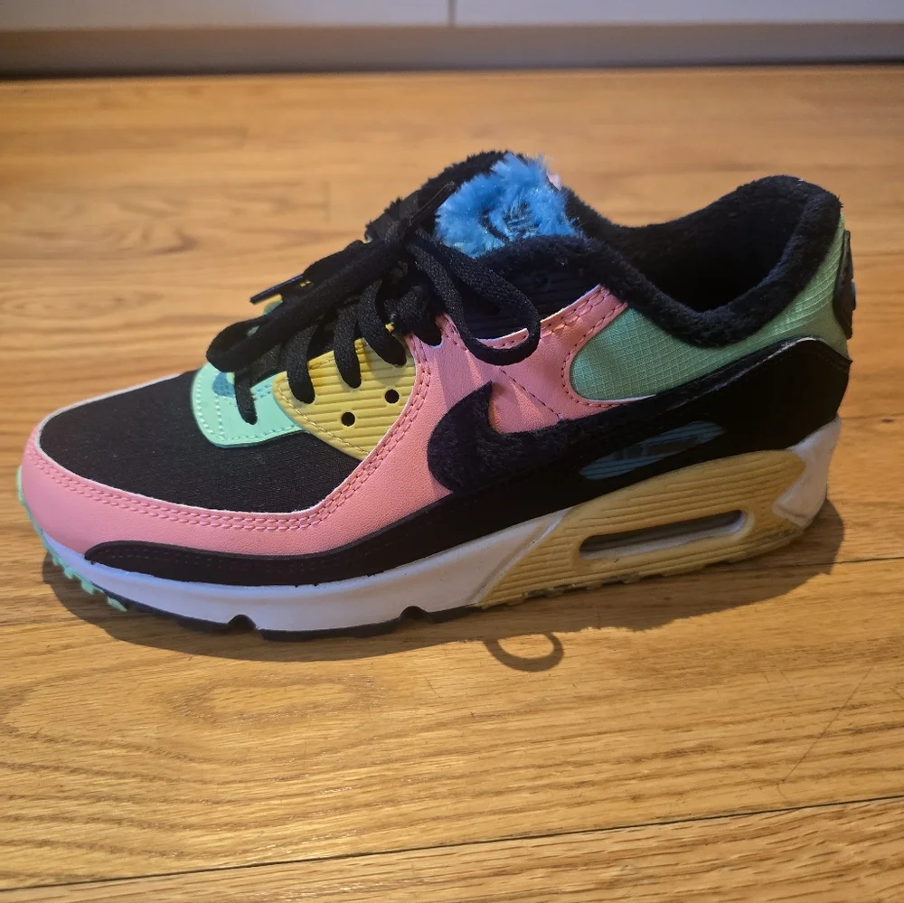 Nike Air Max 90 Sneakers - Picture 7 of 9